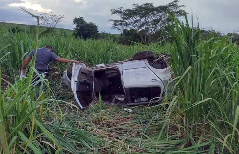 Carro capota e fere 3 em vicinal entre Tabapuã e Olímpia