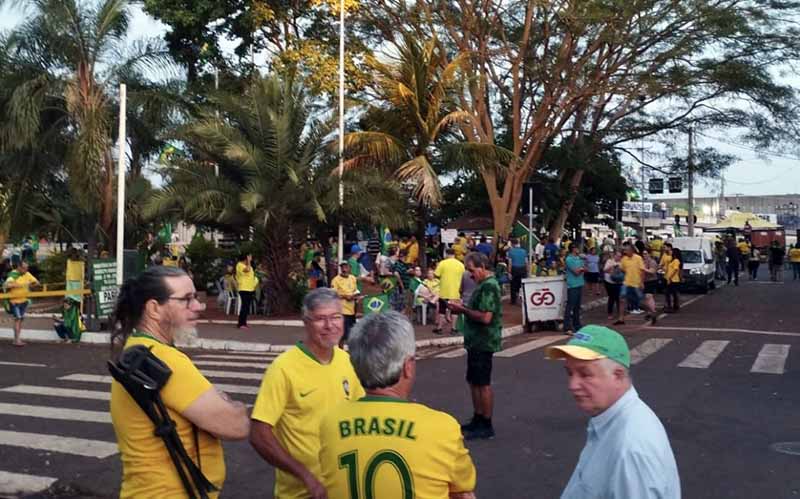 Grupos da região vão à Brasília participar da manifestação contra o resultado da eleição