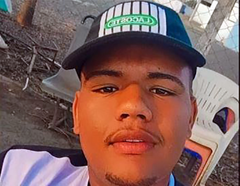 Jovem morre ao ter o corpo puxado por máquina de tijolos