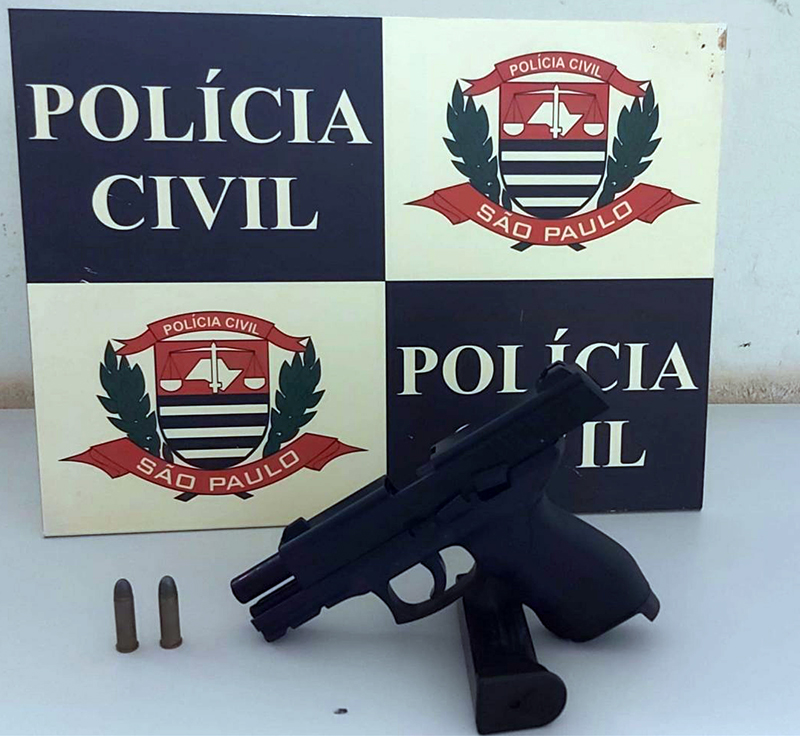 Ex mulher entrega o ex companheiro com simulacro de pistola e duas munições calibre .38 em Icém