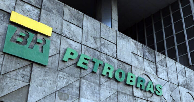 Petrobras contraria Governo Lula e diz desconhecer ordem para negociar em reais com China