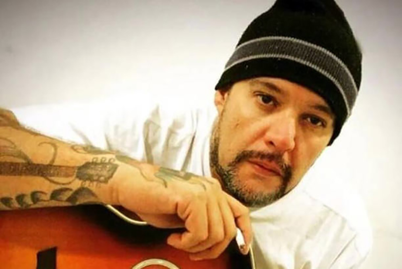 Morre aos 52 anos Reges Bolo, vocalista da banda o Surto