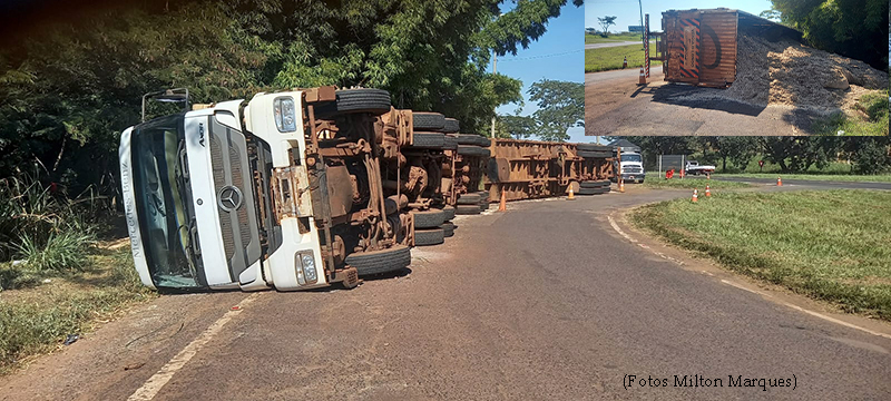 Bi-Trem tomba na BR 153 carregada de cana moída