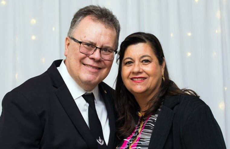 Marilúcia e Juvenal estão comemorando Bodas de Oliveira