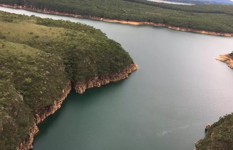 Trio é indiciado pela morte de duas pessoas após embarcação tombar no Lago de Furnas, em Capitólio