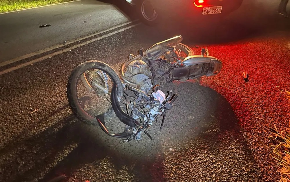 Motorista foge após atingir e matar motociclista