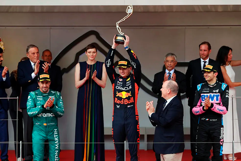 Verstappen desafia chuva e vence GP de Mônaco de ponta a ponta