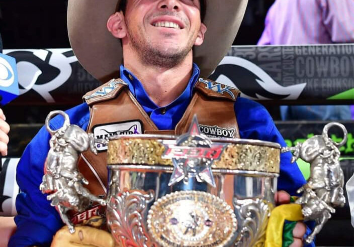 Peão de rodeio de Potirendaba é campeão mundial no Texas