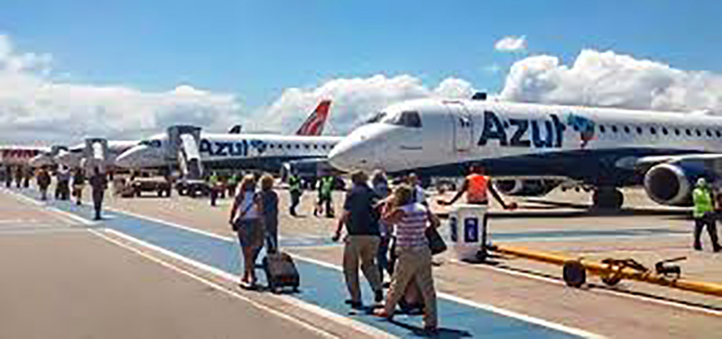 Uma queda nos preços das passagens aéreas devem aquecer o turismo nas  férias de julho