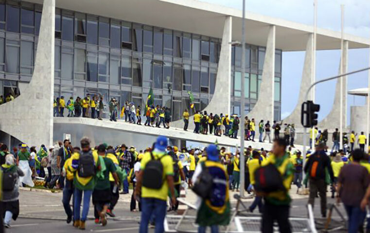 Parlamentares vão na ONU para denunciar abusos em prisões de manifestantes do 8/janeiro