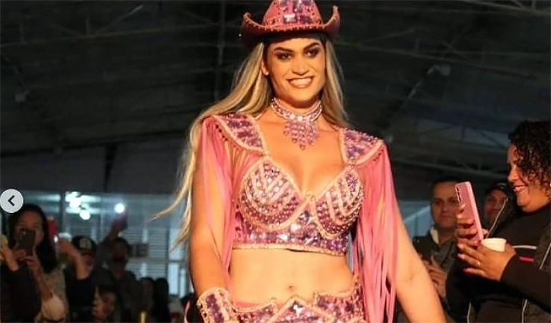 Mulher trans é eleita rainha de rodeio