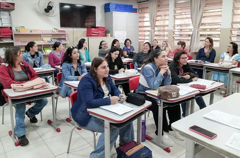 Professores municipais de Nova Granada planejando o 2º semestre de 2023