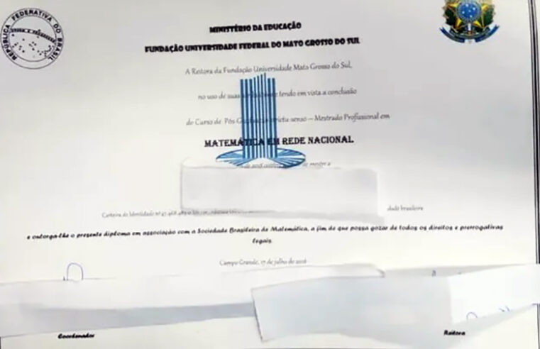 Polícia indicia professor que ministrou aulas de matemática em escolas com diplomas falsos por quase 10 anos