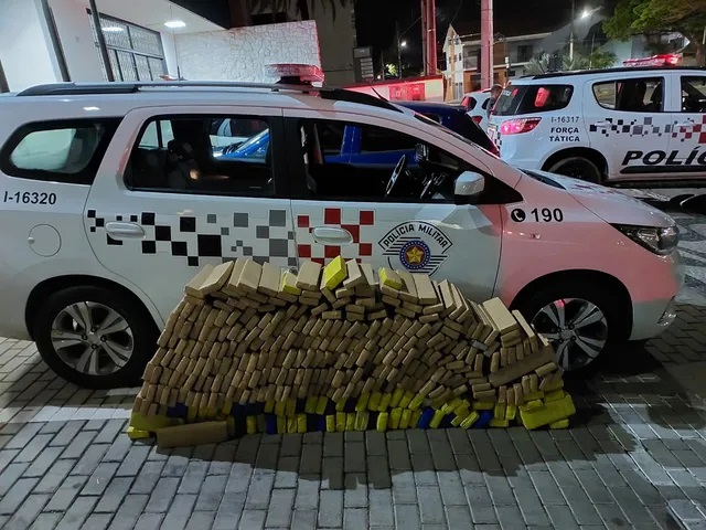 Quadrilha é pega pela PM e apreende adolescente suspeitos de transportar mais de 300 kg de maconha