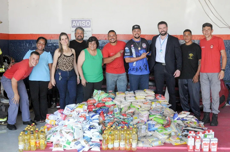 VCN 17 consegue 1300 kg de alimentos e doa para o Fundo Social