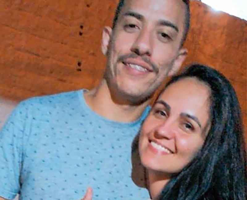 Casal morre em acidente entre carro e moto