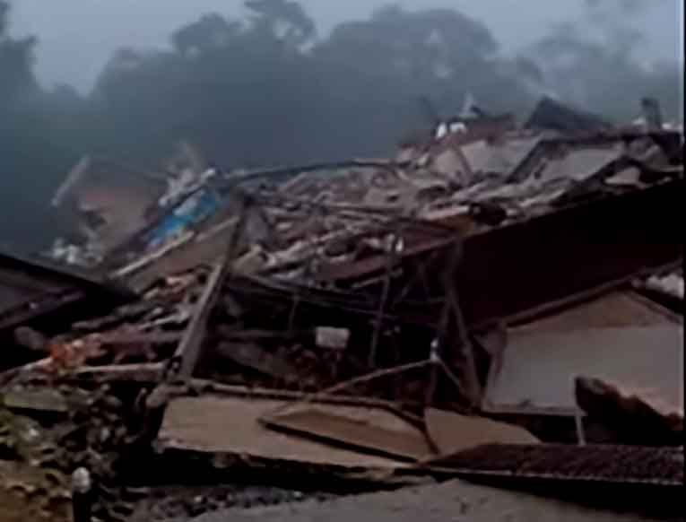 Prédio desaba em Gramado após chuva causar rachaduras nas ruas da cidade