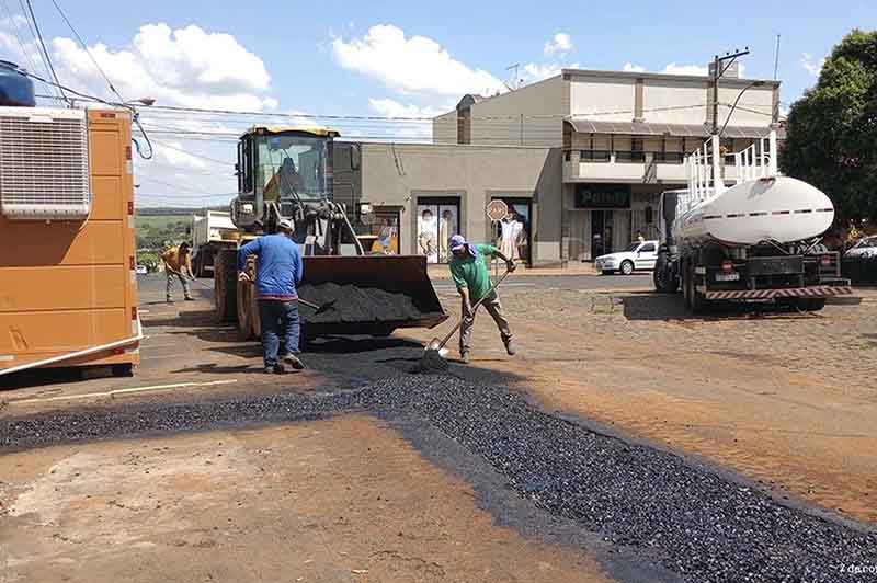 Praças centrais de Nova Granada estão recebendo mudanças