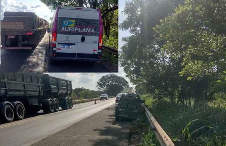 Acidente entre ambulância e Fiat Strada deixa um ferido