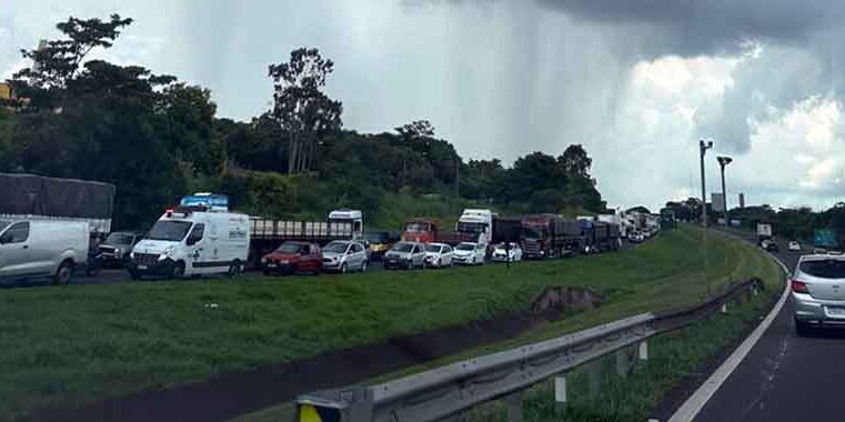 Congestionamento longo marca o sábado na W. Luís entre Rio Preto e Mirassol