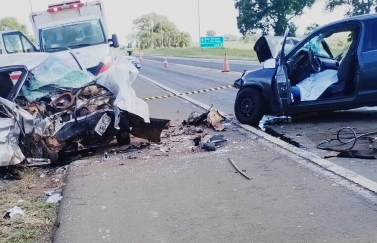 Acidente no KM 5 da BR153 entre um Celta e um Gol