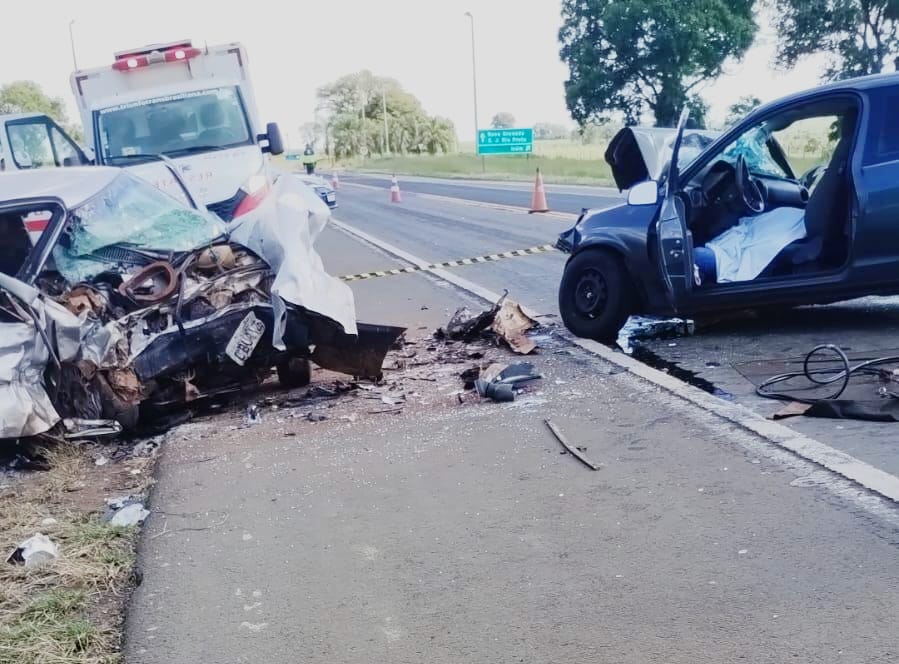 Acidente no KM 5 da BR153 entre um Celta e um Gol