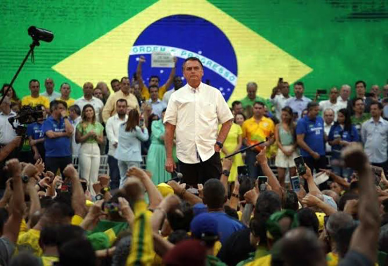 53% dos brasileiros acham injusta eventual prisão de Bolsonaro, aponta levantamento