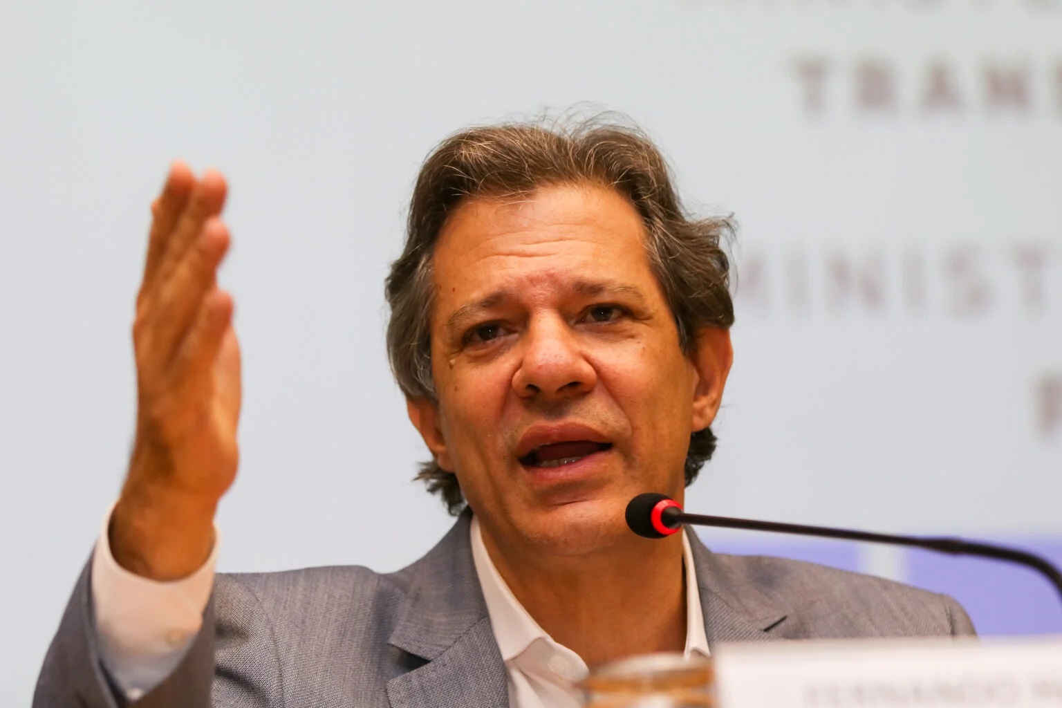 Justiça arquiva investigação contra Haddad por suposto caixa 2