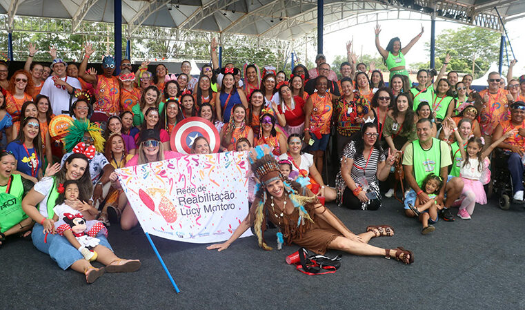 Mais de 300 foliões do Instituto de Reabilitação Lucy Montoro abrem o Carnaval do Oba Festival