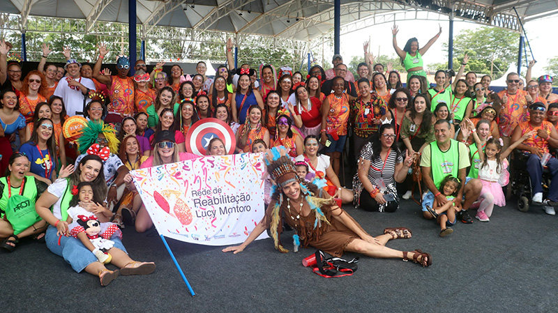 Mais de 300 foliões do Instituto de Reabilitação Lucy Montoro abrem o Carnaval do Oba Festival