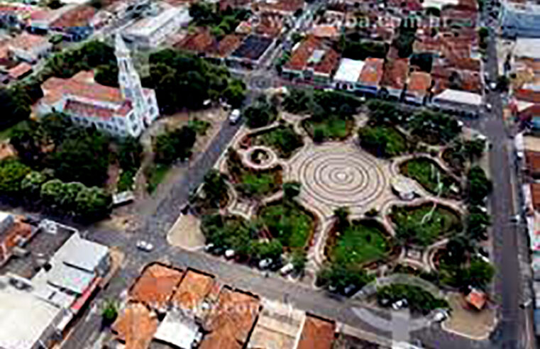 Festejando o 98º aniversário de Nova Granada