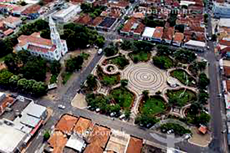 Festejando o 98º aniversário de Nova Granada