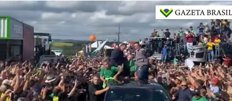 Bolsonaro é recebido por multidão em não-me-toque, Rio Grande do Sul