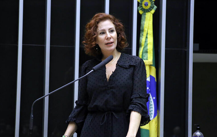 Carla Zambelli é indiciada pela PF por invasão de site do CNJ