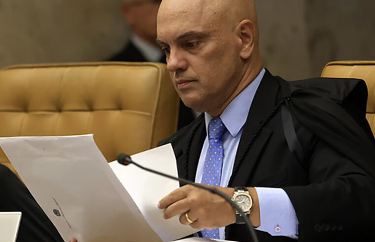 Decisão de Moraes proíbe Bolsonaro e aliados de participarem de eventos militares