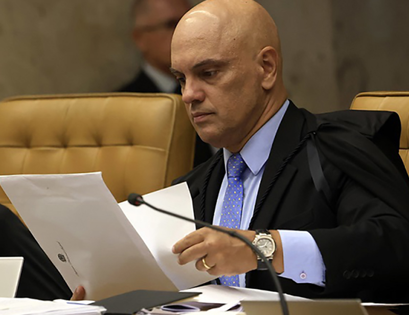 Decisão de Moraes proíbe Bolsonaro e aliados de participarem de eventos militares