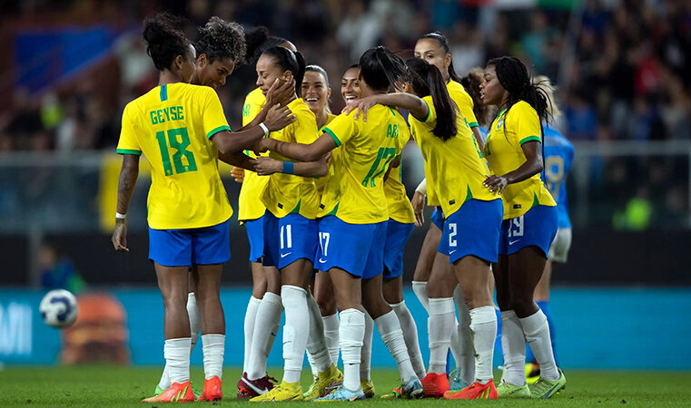 Brasil atropela a Argentina e avança para a semifinal da Copa Ouro Feminina