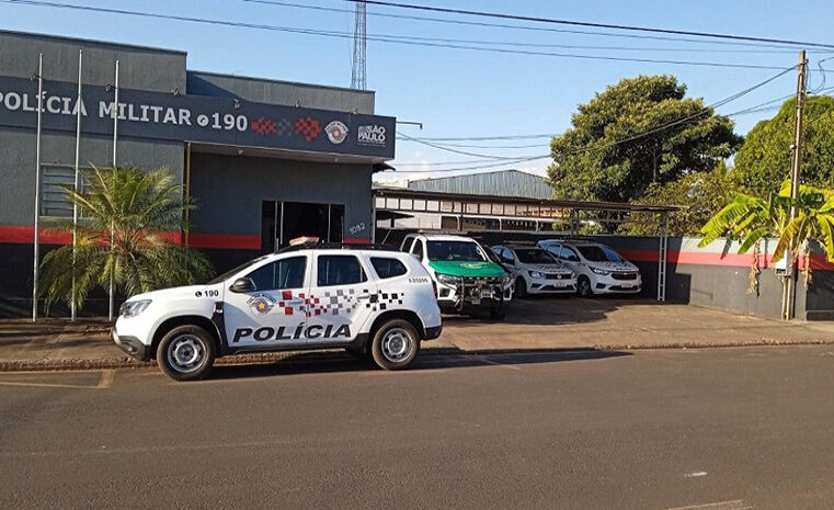 Micro-tubo para cocaína é encontrado na bolsa de criança de 3 anos em creche