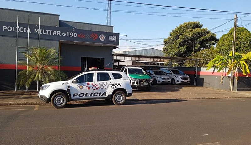 Micro-tubo para cocaína é encontrado na bolsa de criança de 3 anos em creche