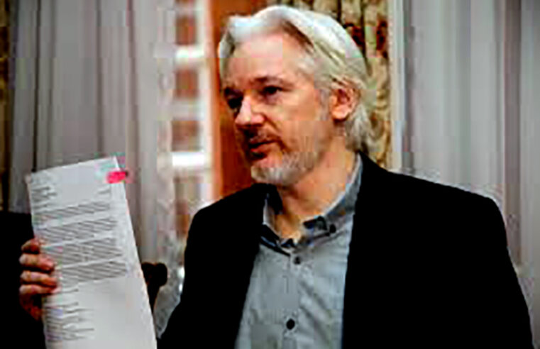 Lula critica a prisão de Julian Assange