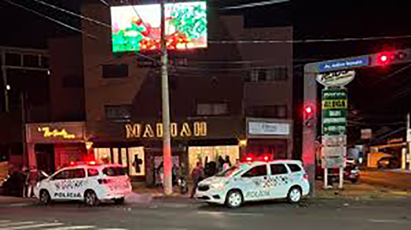 Motociclista morre em avenida ao ser atingido por um carro em Rio Preto