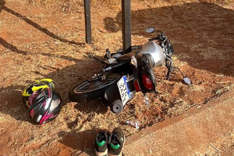 Casal com mulher grávida sofre perigosa queda de moto na Rodovia da Laranja!