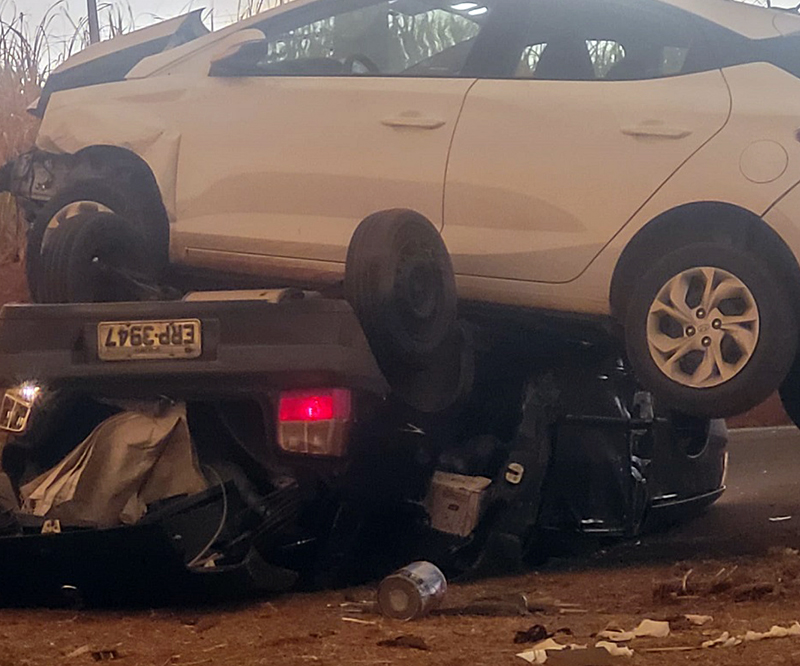 Mulher de casal fica gravemente ferida na SP-425 no Trevo do Tamanduá