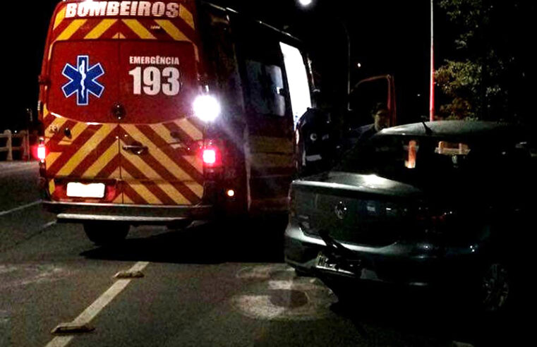 Motorista foge sem prestar socorro depois de bater o carro e ferir duas jovens que capotou o veículo em que estavam