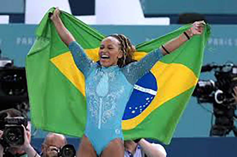 Rebeca vira maior medalhista olímpica do Brasil ao conquistar o ouro no solo