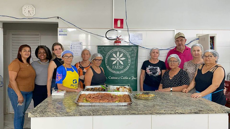 Granadenses aprendem preparar saborosos pratos