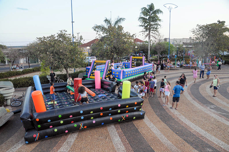 Uma super festa para as Crianças de Nova Granada