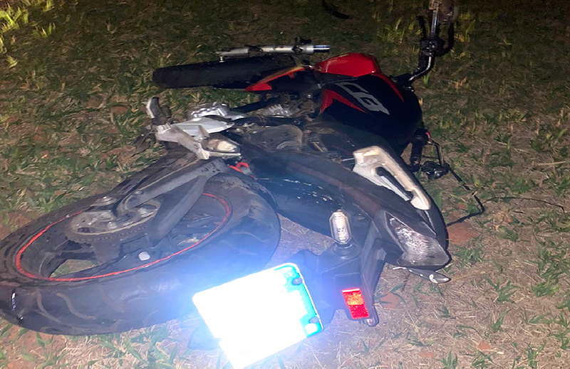 Jovem de 17 anos bate moto em rodovia e é socorrido em estado grave