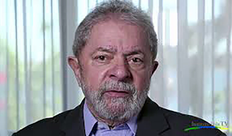 Lula volta a hospital para exames 3 dias após traumatismo craniano em banheiro do Alvorada