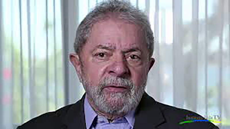 Lula volta a hospital para exames 3 dias após traumatismo craniano em banheiro do Alvorada